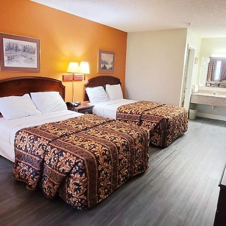 Regency Travel Inn Hayti Buitenkant foto